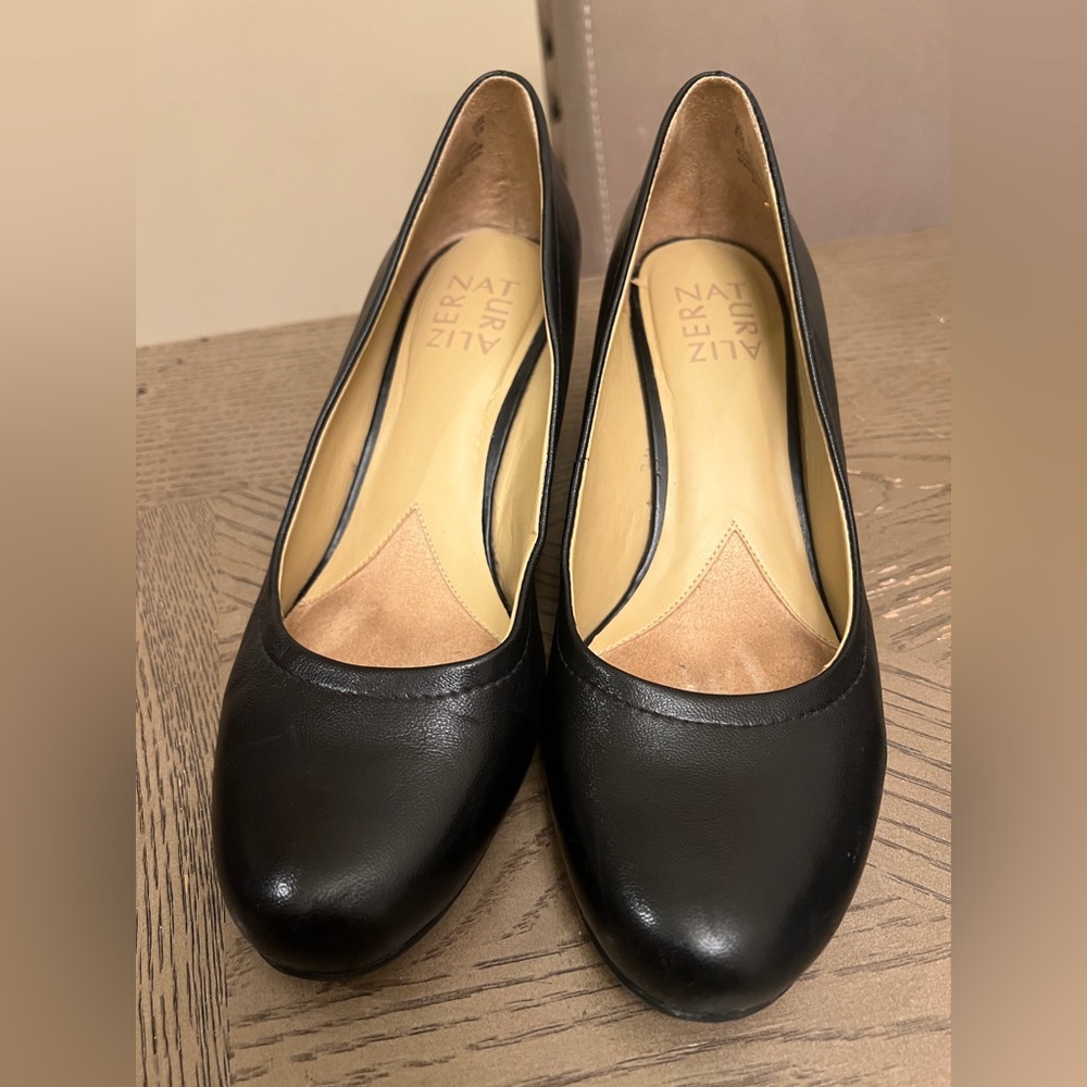 Like New Naturalizer Black Leather Wedge Heels